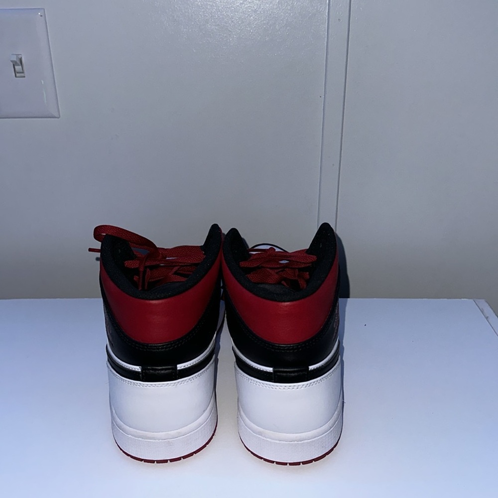 Jordan 1 Mid - Picture 7 of 9